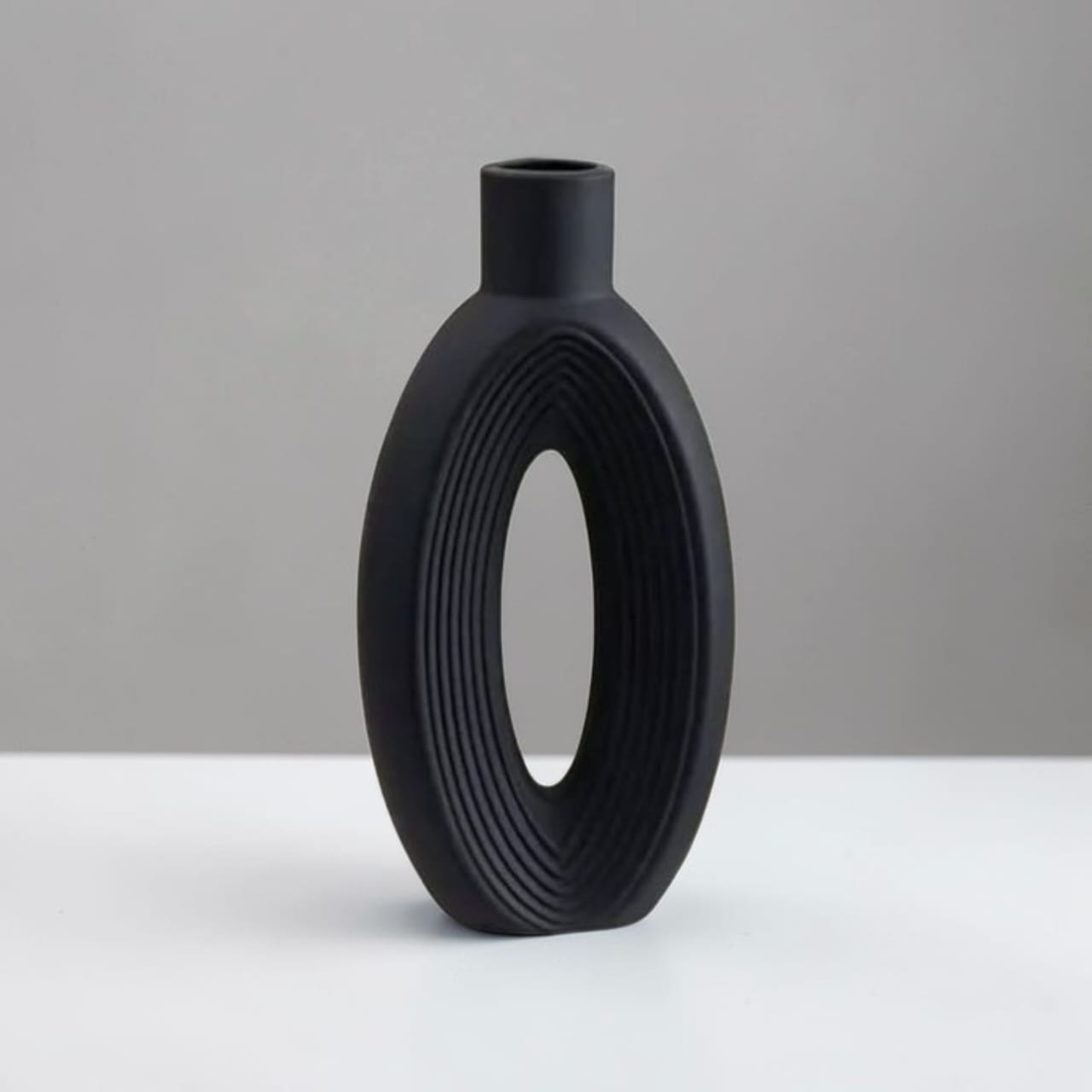 Vase à Reliefs